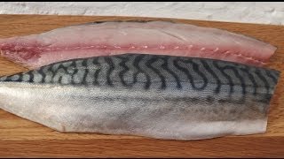 How To Fillet A MackerelAnd Cook It In Real TimeMackerel [upl. by Twelve143]