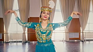 Uzbek Dance  Lazgi  by Uyghur dancer Gulmira Mamat [upl. by Darooge145]