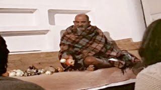 Neem Karoli Baba ❤️ Chanting RAMs Name 1 hour [upl. by Nalliuq77]