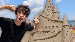 CONSTRUIRE UN CHÂTEAU DE SABLE GÉANT  cest trop bien [upl. by Nyssa]