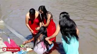 Holy Bath in Devghat Ki Pauri Snan Open Bath Indian Hindu Women bath [upl. by Ayerdna]