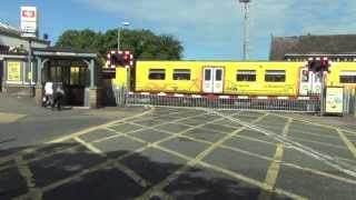 Birkdale Level Crossing [upl. by Sissie559]